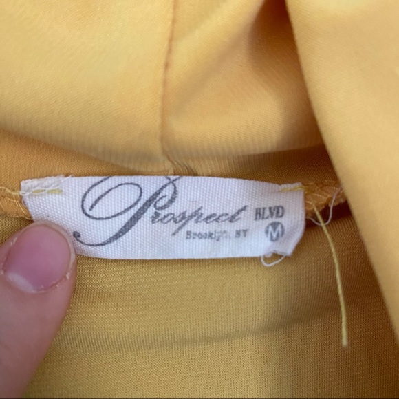 Yellow stretchy blouse - Picture 4 of 4